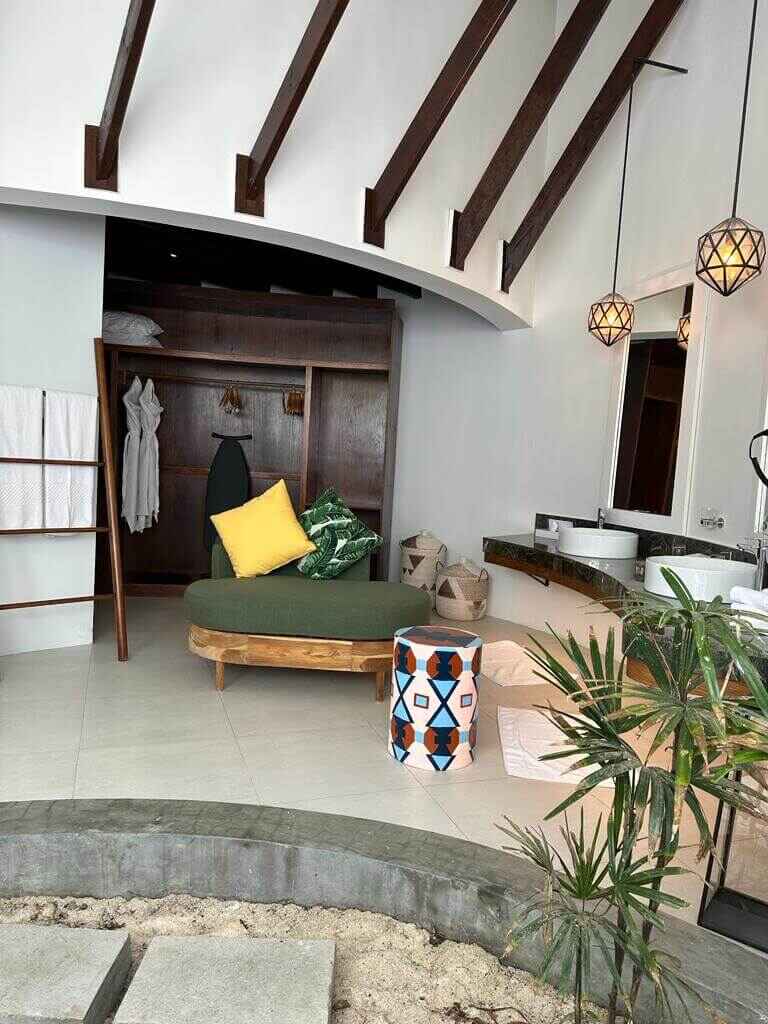 Cinnamon Group 5 star Resort bedroom furniture with Baliartfurniture Indonesia manufacturer