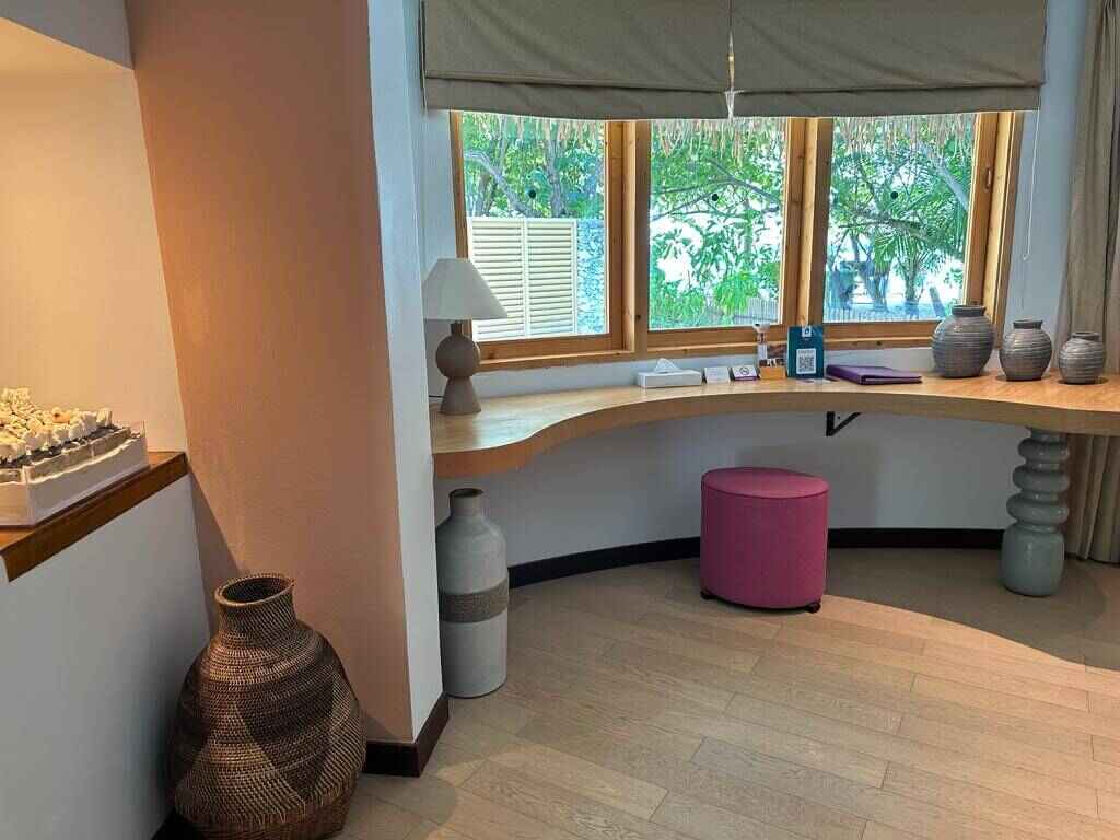 Cinnamon Group 5 star Resort bedroom furniture with Baliartfurniture Indonesia manufacturer